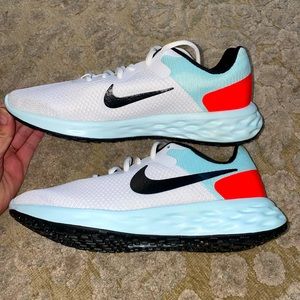 NIKE WOMENS REVOLUTION 6 NEXT NATURE RUNNING SHOE - WHITE